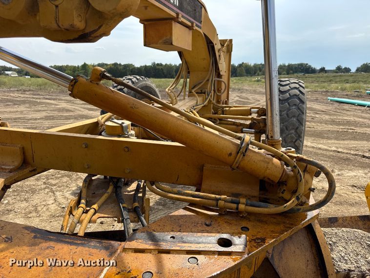 image for item DW6597 1997 Caterpillar 140H motor grader