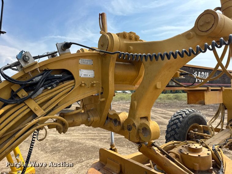 image for item DW6597 1997 Caterpillar 140H motor grader
