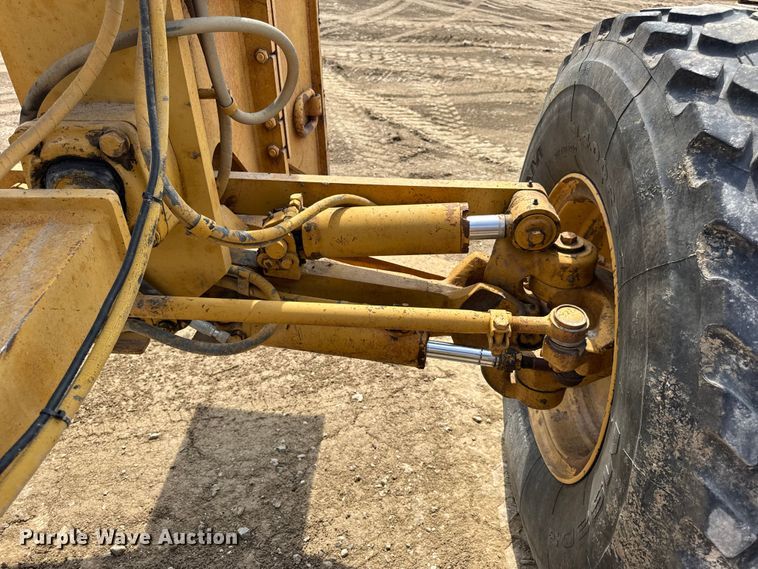 image for item DW6597 1997 Caterpillar 140H motor grader