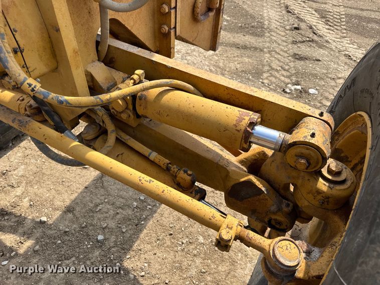 image for item DW6597 1997 Caterpillar 140H motor grader