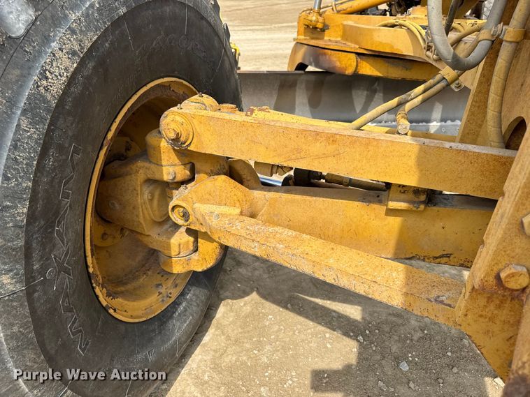 image for item DW6597 1997 Caterpillar 140H motor grader