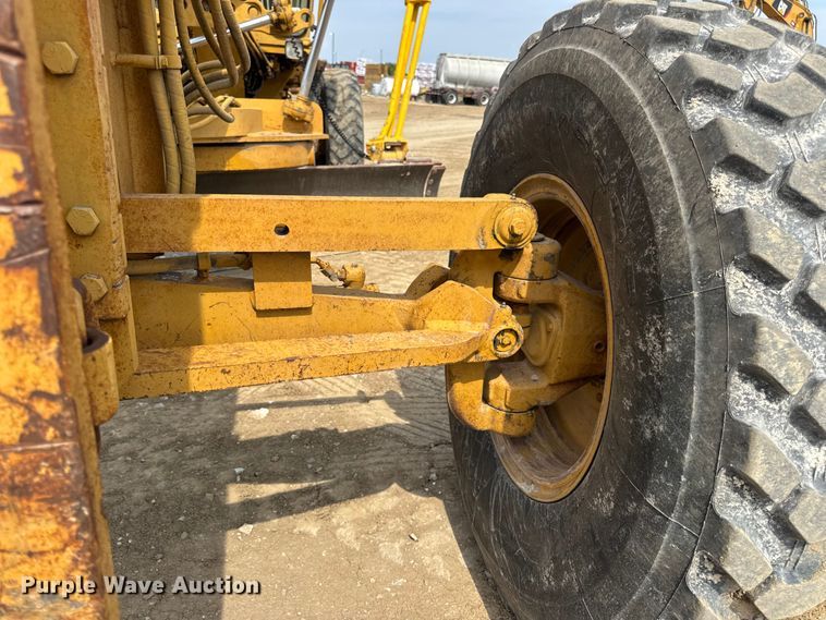 image for item DW6597 1997 Caterpillar 140H motor grader