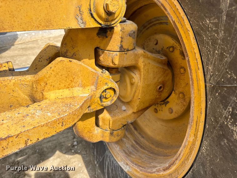 image for item DW6597 1997 Caterpillar 140H motor grader