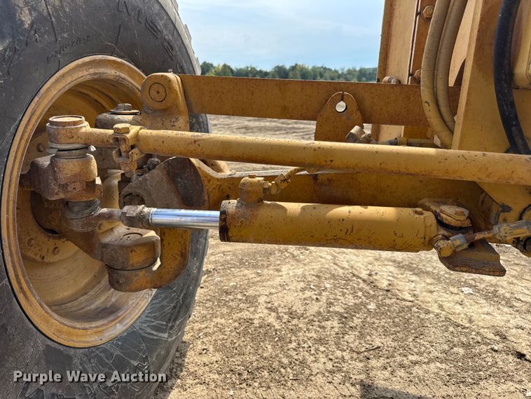 image for item DW6597 1997 Caterpillar 140H motor grader