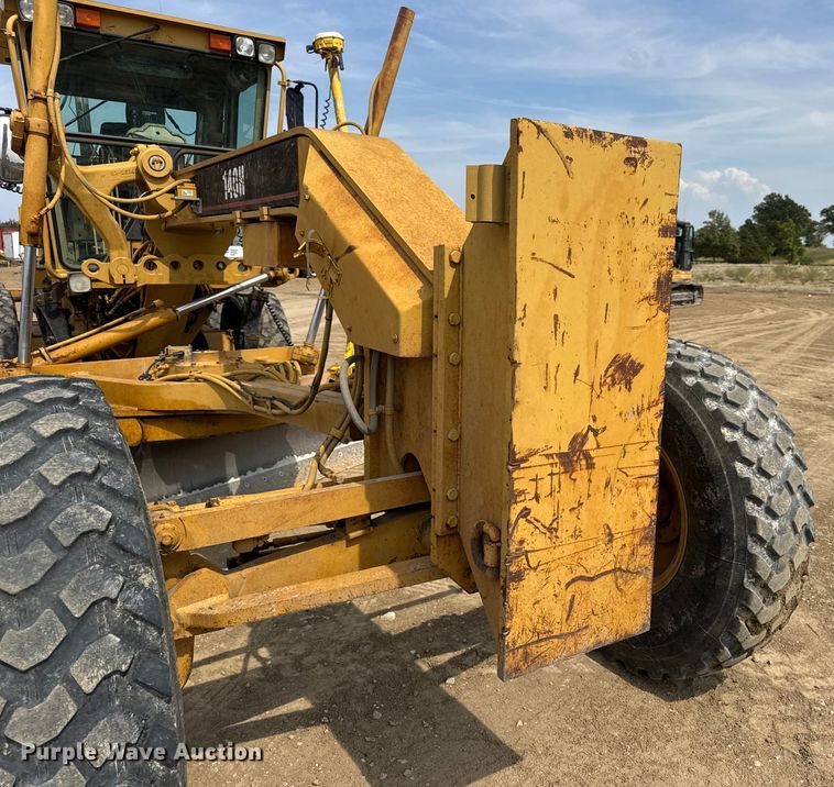 image for item DW6597 1997 Caterpillar 140H motor grader