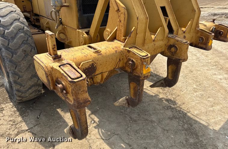 image for item DW6597 1997 Caterpillar 140H motor grader