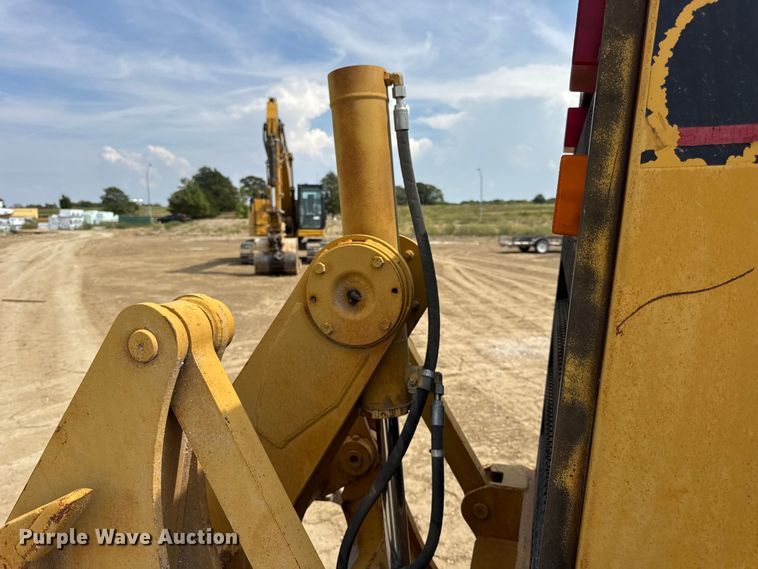 image for item DW6597 1997 Caterpillar 140H motor grader