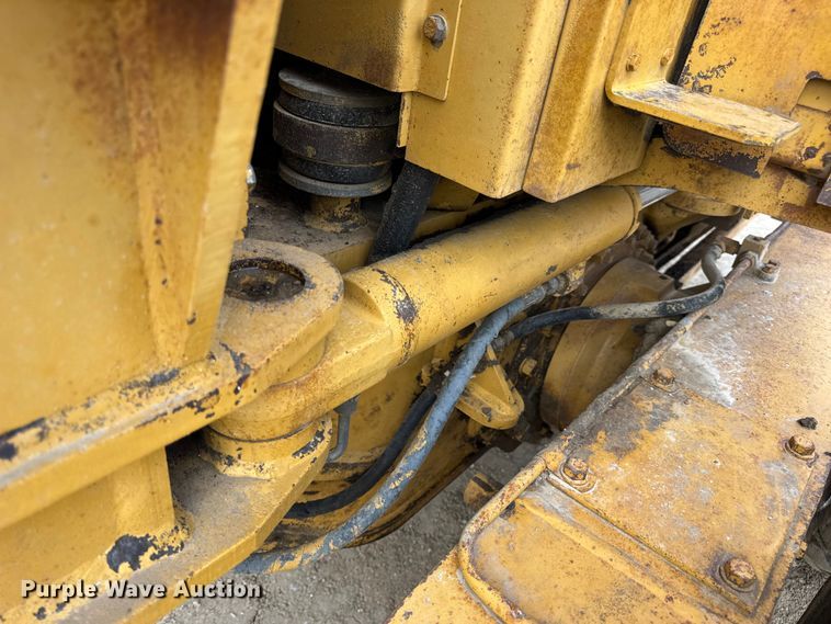 image for item DW6597 1997 Caterpillar 140H motor grader