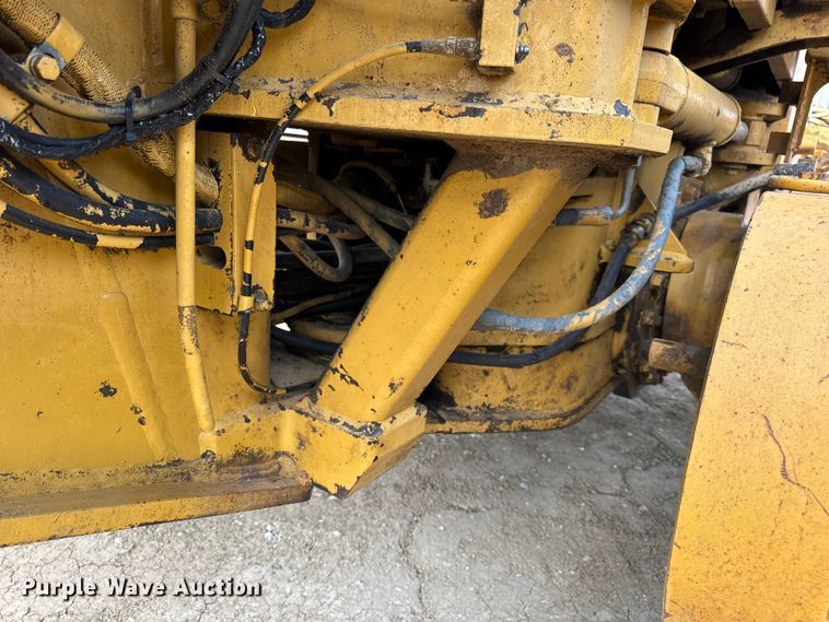 image for item DW6597 1997 Caterpillar 140H motor grader