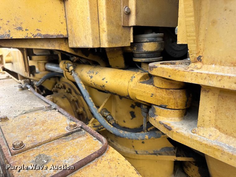 image for item DW6597 1997 Caterpillar 140H motor grader