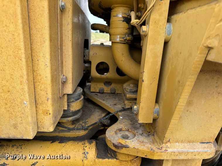 image for item DW6597 1997 Caterpillar 140H motor grader