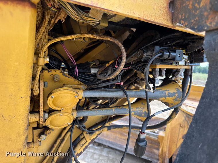 image for item DW6597 1997 Caterpillar 140H motor grader