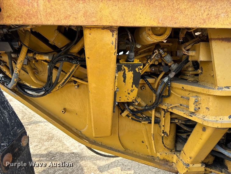 image for item DW6597 1997 Caterpillar 140H motor grader