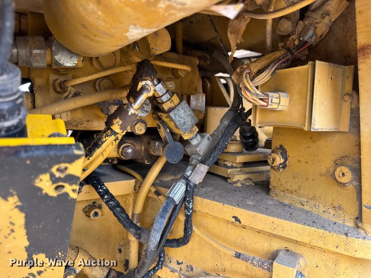 image for item DW6597 1997 Caterpillar 140H motor grader