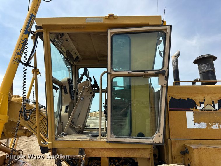 image for item DW6597 1997 Caterpillar 140H motor grader