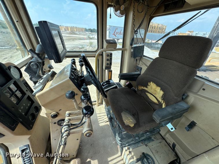 image for item DW6597 1997 Caterpillar 140H motor grader