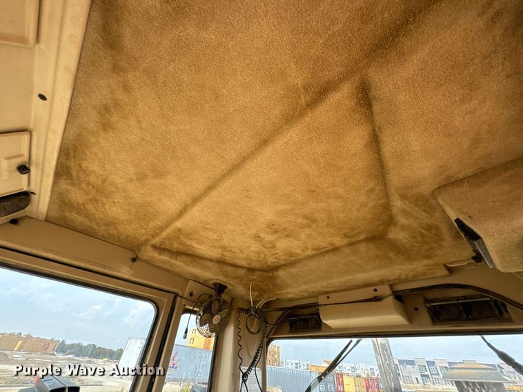 image for item DW6597 1997 Caterpillar 140H motor grader