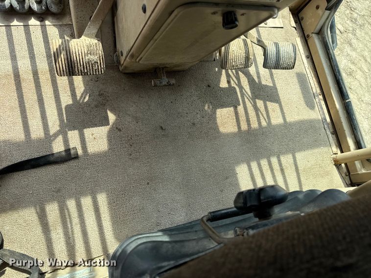 image for item DW6597 1997 Caterpillar 140H motor grader