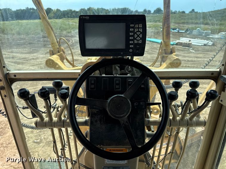 image for item DW6597 1997 Caterpillar 140H motor grader