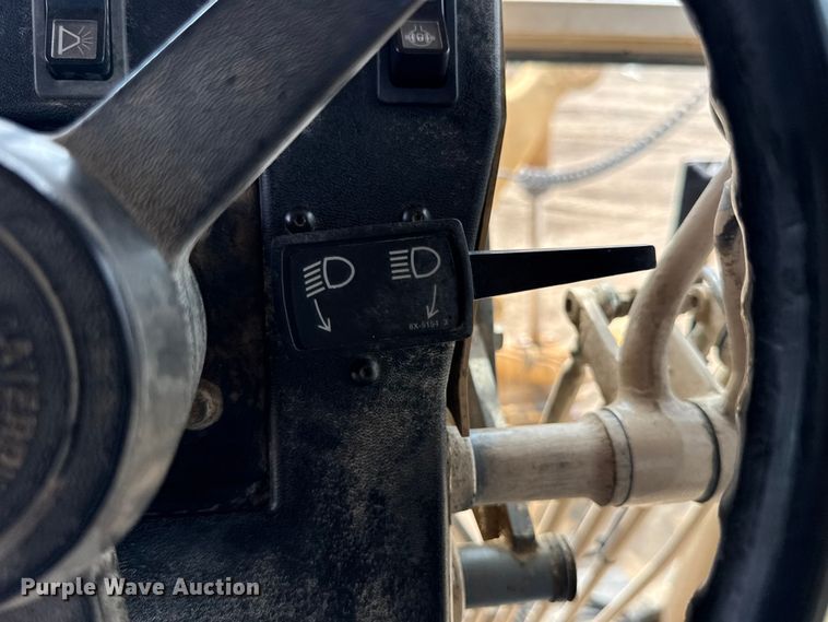 image for item DW6597 1997 Caterpillar 140H motor grader