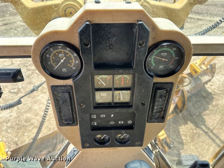 image for item DW6597 1997 Caterpillar 140H motor grader