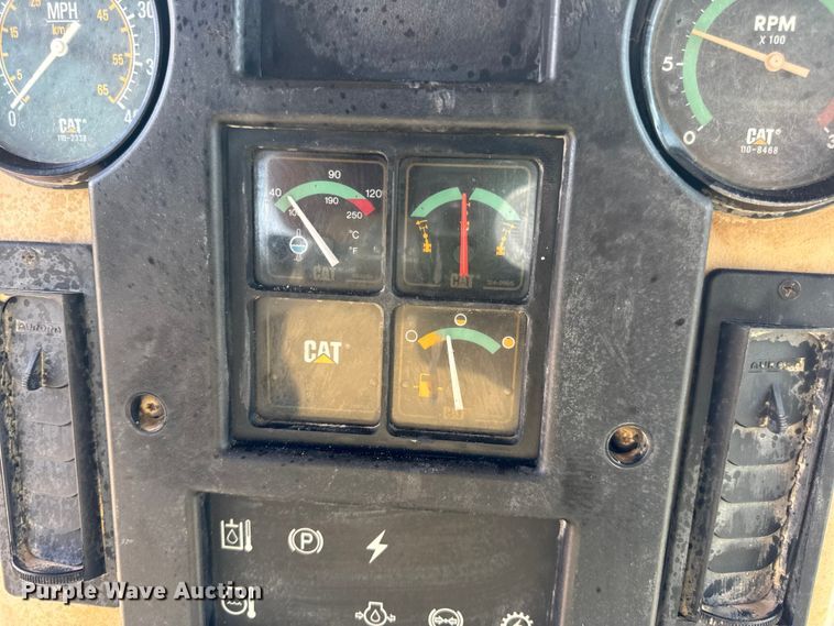 image for item DW6597 1997 Caterpillar 140H motor grader