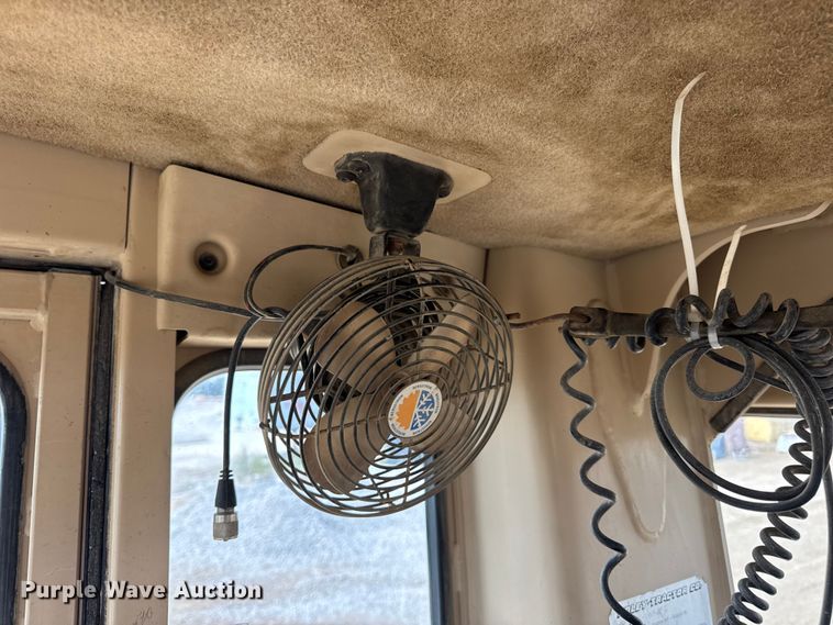 image for item DW6597 1997 Caterpillar 140H motor grader