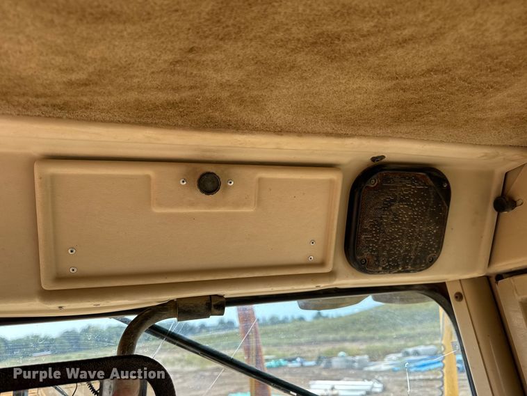 image for item DW6597 1997 Caterpillar 140H motor grader