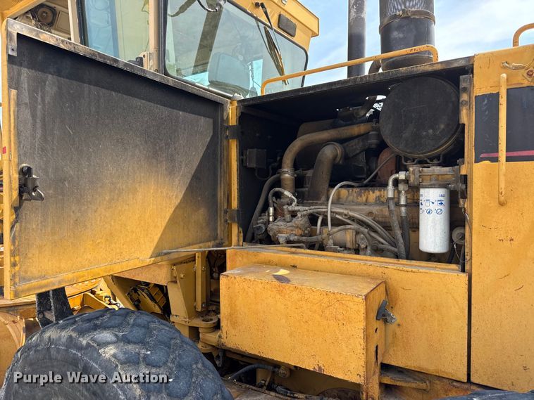 image for item DW6597 1997 Caterpillar 140H motor grader