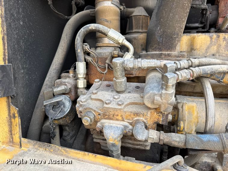 image for item DW6597 1997 Caterpillar 140H motor grader