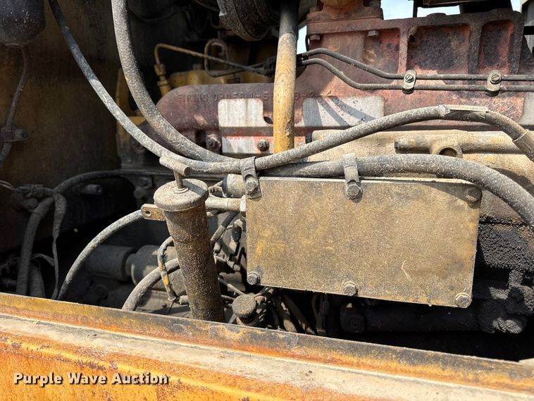 image for item DW6597 1997 Caterpillar 140H motor grader