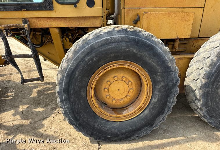 image for item DW6597 1997 Caterpillar 140H motor grader