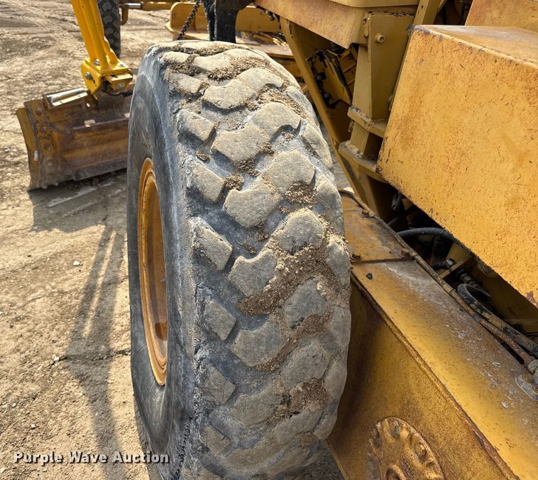 image for item DW6597 1997 Caterpillar 140H motor grader