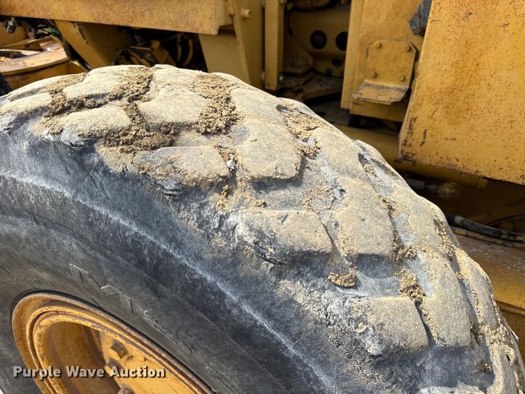 image for item DW6597 1997 Caterpillar 140H motor grader