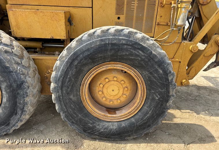 image for item DW6597 1997 Caterpillar 140H motor grader