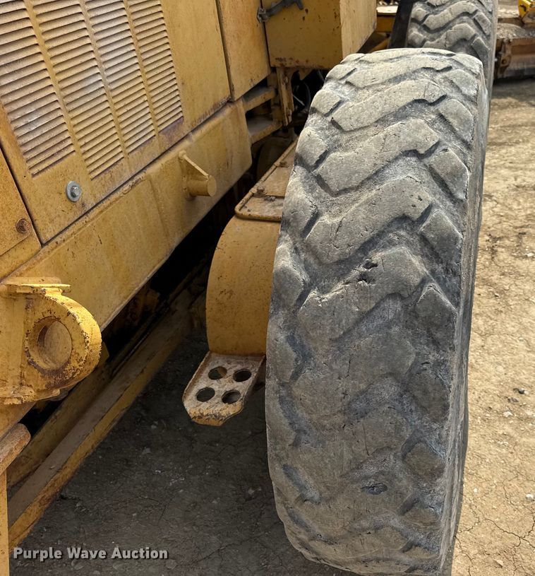 image for item DW6597 1997 Caterpillar 140H motor grader