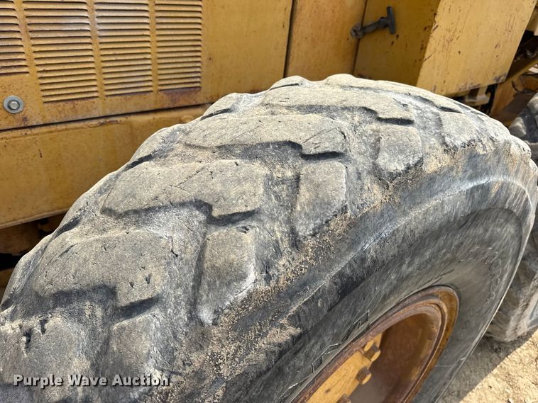 image for item DW6597 1997 Caterpillar 140H motor grader