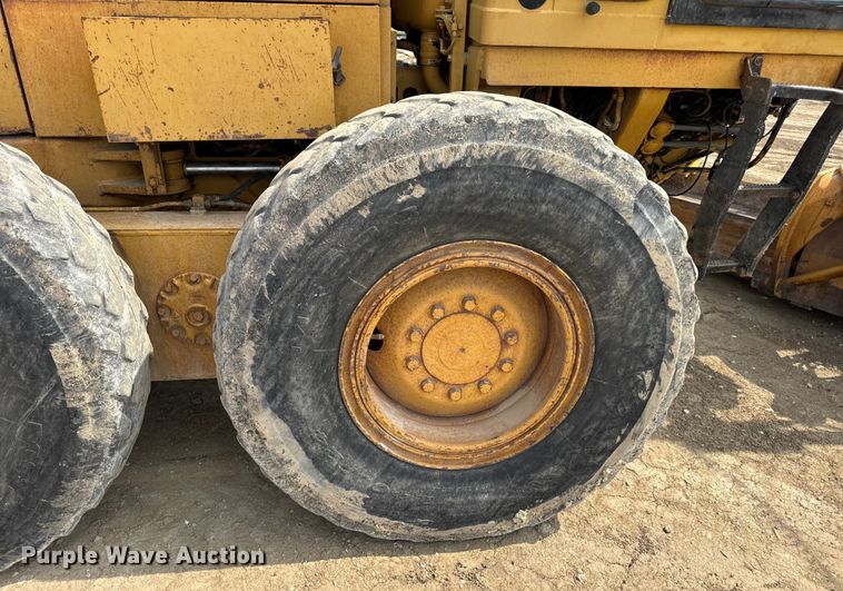 image for item DW6597 1997 Caterpillar 140H motor grader