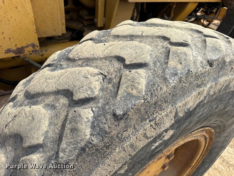 image for item DW6597 1997 Caterpillar 140H motor grader