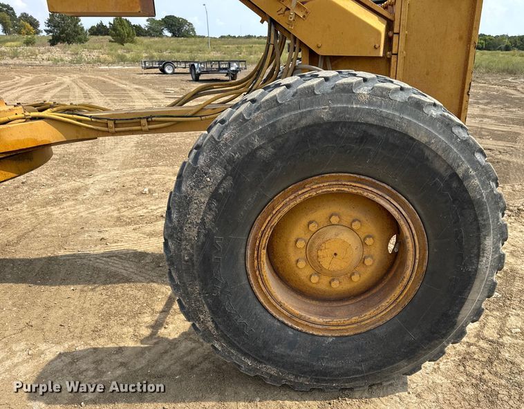 image for item DW6597 1997 Caterpillar 140H motor grader