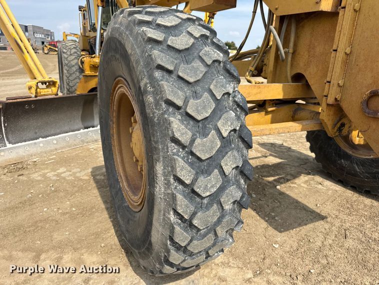 image for item DW6597 1997 Caterpillar 140H motor grader