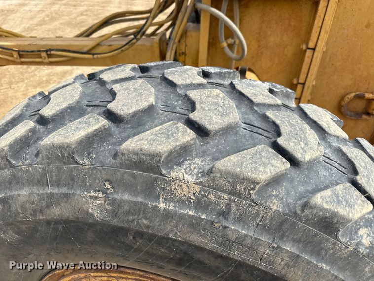 image for item DW6597 1997 Caterpillar 140H motor grader