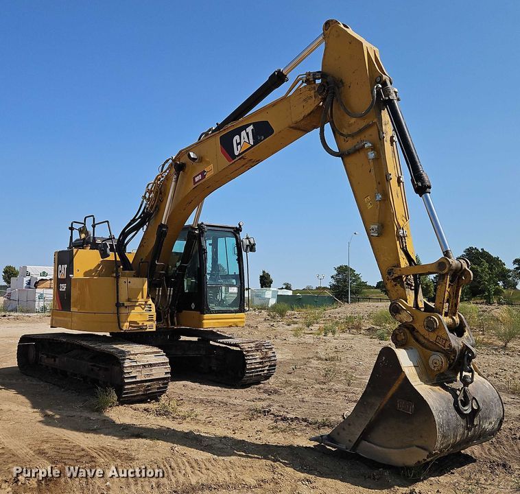 EXCAVADORA 2018 CATERPILLAR 325FL