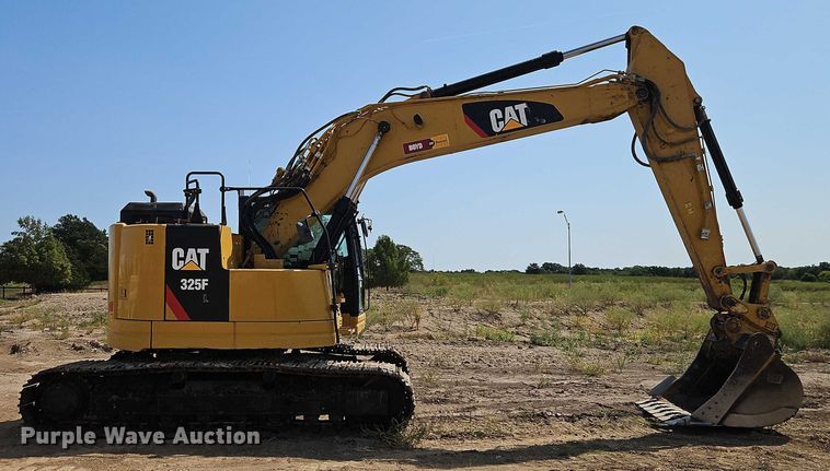 EXCAVADORA 2018 CATERPILLAR 325FL