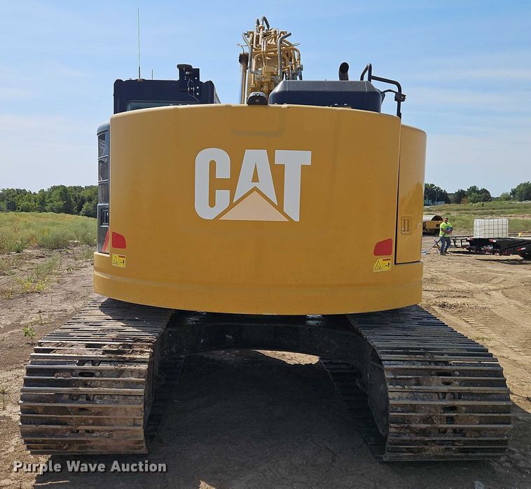 image for item DW6598 2018 Caterpillar 325F L excavator