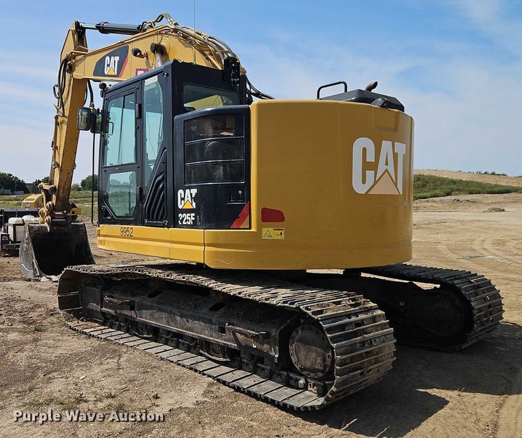 image for item DW6598 2018 Caterpillar 325F L excavator