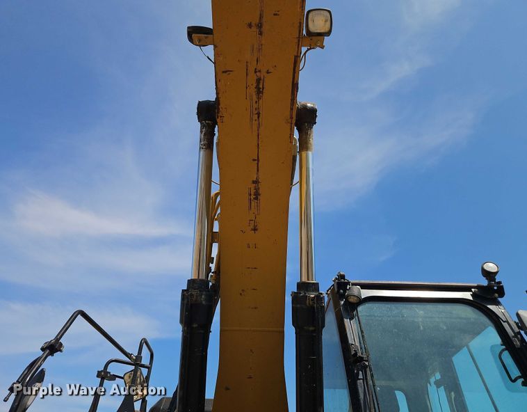image for item DW6598 2018 Caterpillar 325F L excavator