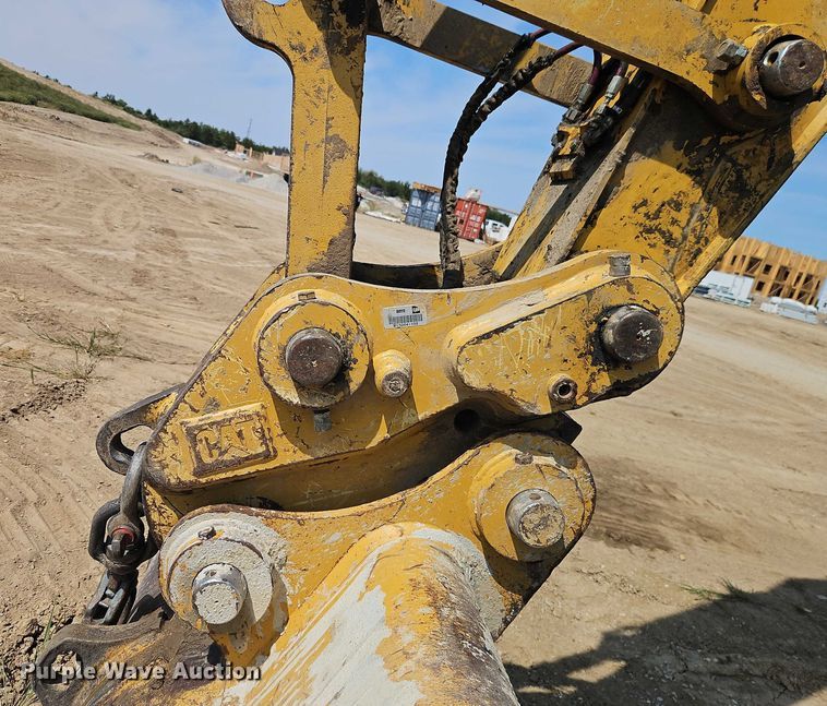 image for item DW6598 2018 Caterpillar 325F L excavator