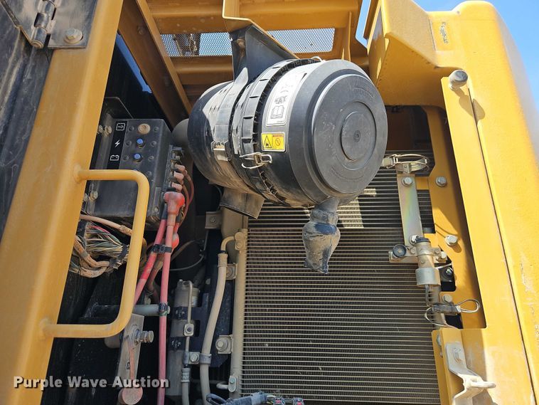 image for item DW6598 2018 Caterpillar 325F L excavator