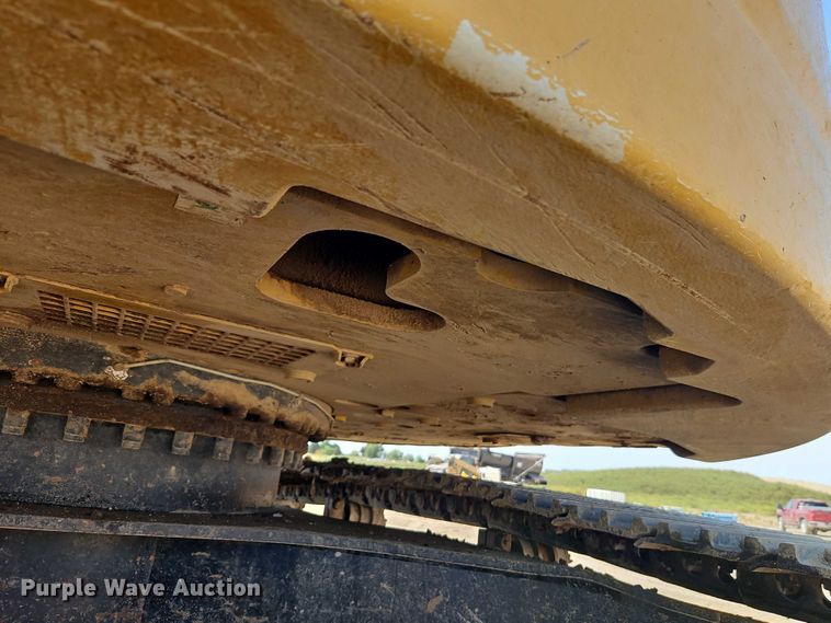 image for item DW6598 2018 Caterpillar 325F L excavator